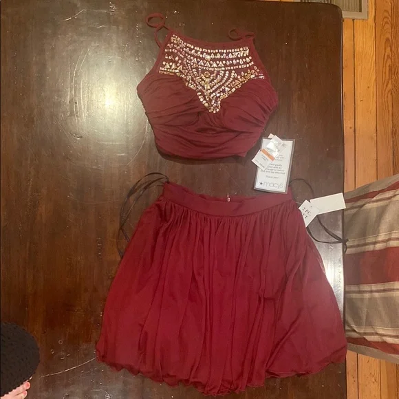 B Darlin Burgundy Mini Dress - Picture 1 of 3